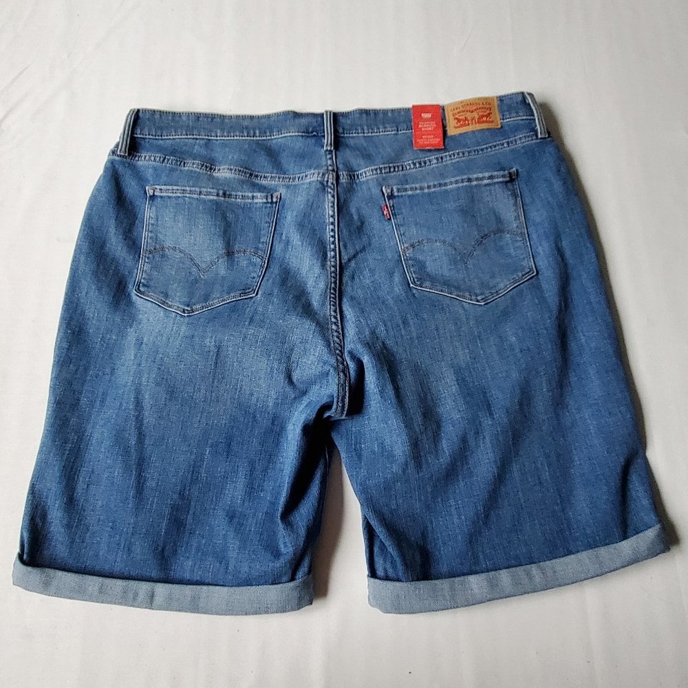 LEVI’S SHAPING BERMUDA SHORT - Picture 8 of 8